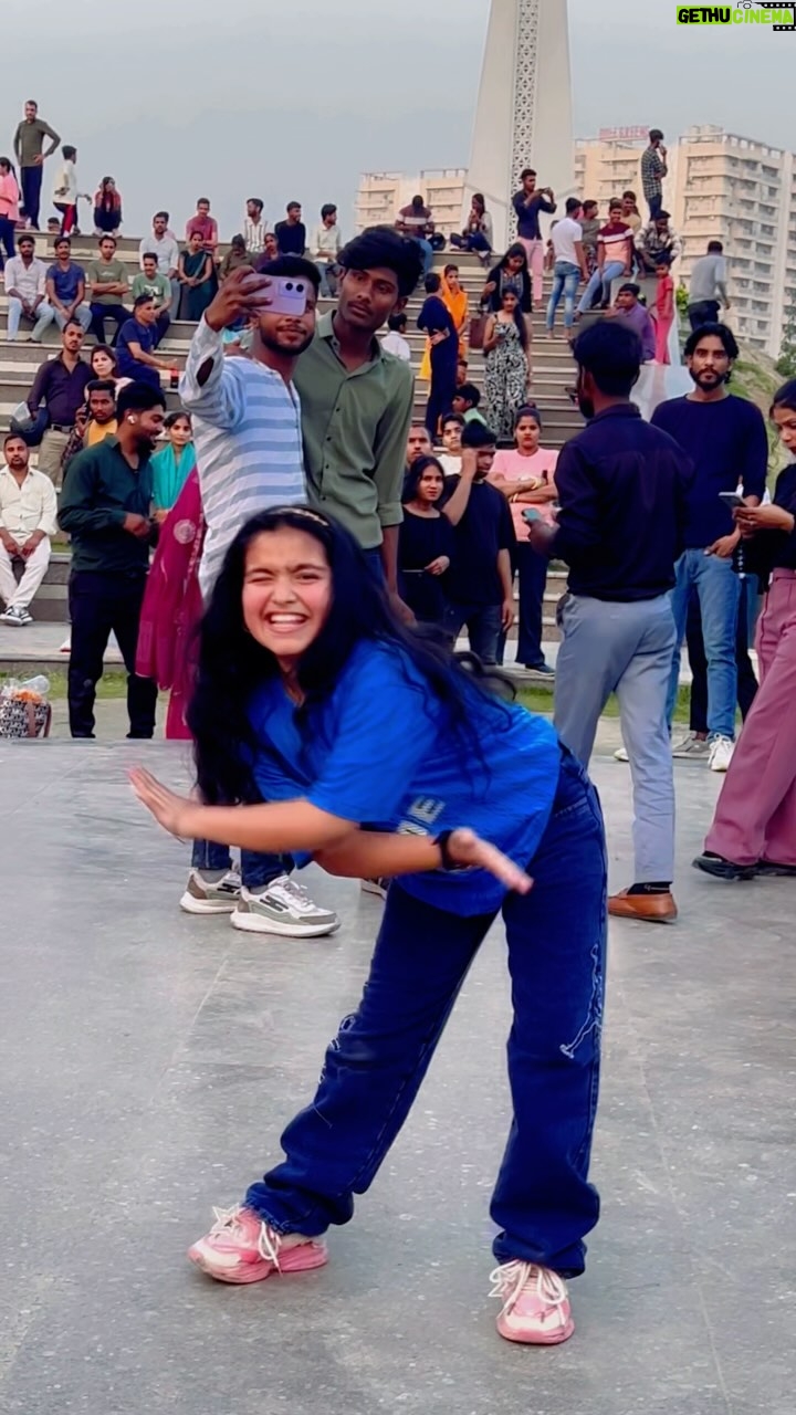 Saniya Ahmed - 112.9K Likes - Teri Lat Lag Jayegi  #instagram #reelsinstagram #reels #viral #video #trending #acting #dance