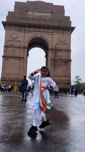 Saniya Ahmed Instagram - De Mera Rangila #happyrepubilcdayš®š³ā¤ļø #instagram #reelsinstagram #reels #viral #video #trending