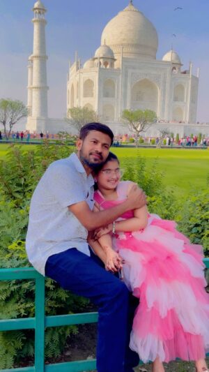 Saniya Ahmed Instagram - Main Rani nahin hoon kisi, Raja ki š°š»āāļø #instagram #reelsinstagram #reels #viral #video #trending #acting