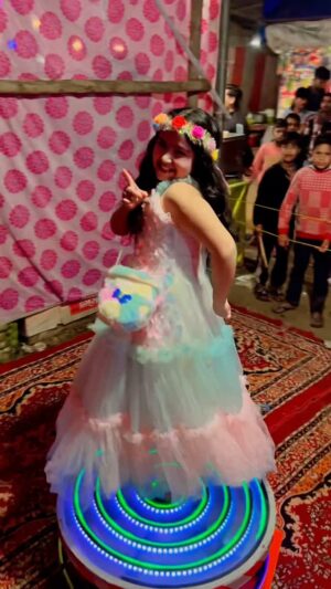 Saniya Ahmed Instagram - tu Chhodi Gai Haseen Se ā¦ā¦ā¦ā¦ā¦ā¦..ā¤ļø #instagram #reelsinstagram #reels #viral #video #trending #acting #dance