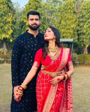 Sanjna Singh Instagram - Meet my husband ❤️
Ki likheya si saada milna
Tu aiddan milna, eh nahi si pata 🧿
#justmarried #marriage #newlywed #bride