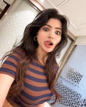 Sanjna Singh Instagram - When no one is watching… 🤳 💋