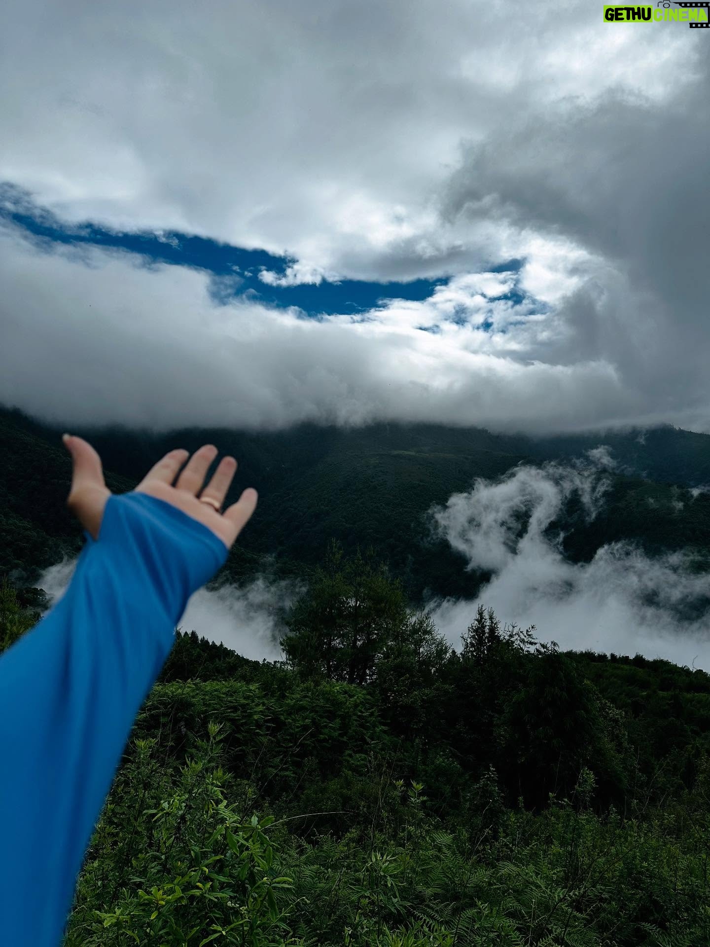 Sanjna Singh - 27.2K Likes - “Kahin baadalon mein uljha hua… ek khwab sa lagta hai Arunachal.” 

Swipe left 

#Arunachal #travel #explore