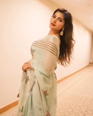 Sanjna Singh Instagram - My love for #saree ❤️