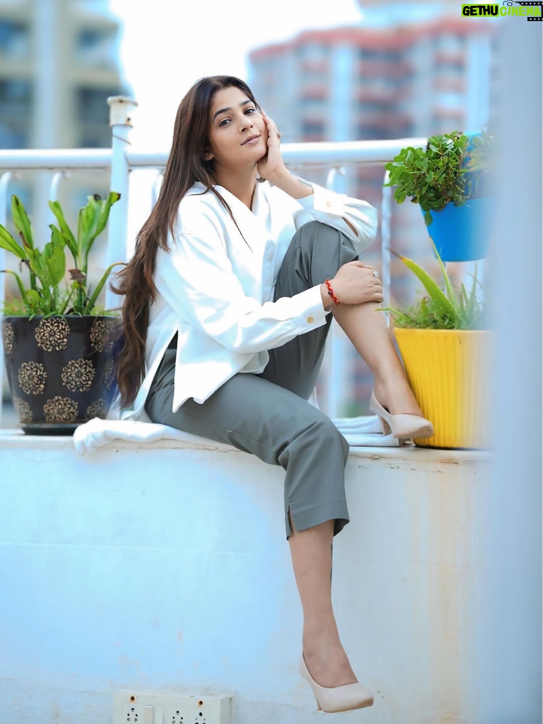 Sapna Gill - 25.1K Likes - Just smile, and there’s nothing you can’t overcome.🙂😀
.
.
.
.
.
.
.
.
.
#sapnagill #sapnagillfam #sapnamasoom