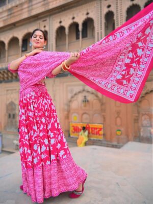 Sapna Gill Instagram - जो मन की खोज में लगे रहे, वही सच्चे प्रेम को पाता है।.
.
.
.
.
.
.
.
.
.
#sapnagill #sapnagillfam #sapnamasoom #krishnasapna