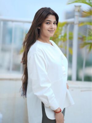 Sapna Gill Instagram - Just smile, and there’s nothing you can’t overcome.🙂😀
.
.
.
.
.
.
.
.
.
#sapnagill #sapnagillfam #sapnamasoom