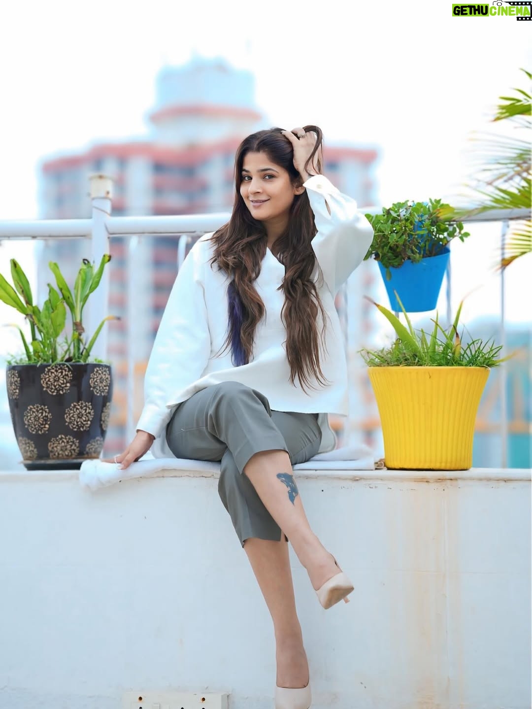 Sapna Gill - 25.1K Likes - Just smile, and there’s nothing you can’t overcome.🙂😀
.
.
.
.
.
.
.
.
.
#sapnagill #sapnagillfam #sapnamasoom