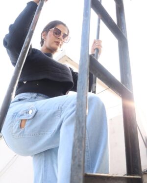 Sapna Gill Instagram - Trust isn’t hard with the right person..
.
.
.
.
.
.
.
.
.
.
#sapnagillfam #sapnagill #sapnamasoom #lifestyle #loveyourself #viral