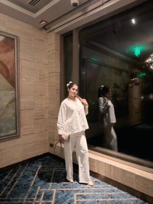 Sapna Gill Instagram - I may not be the best, I may not be loved by anyone but I am me. That’s what makes me special..
.
.
.
.
.
.
.
.
.
.
.
.
.
#sapnagill #sapnagillfam #sapnamasoom
