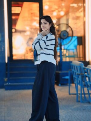 Sapna Gill Instagram - I was born awesome and cool; it is the global warning making me hot..
.
.
.
.
.
.
.
.
.
.
#sapnagill #sapnagillfam #sapnamasoom