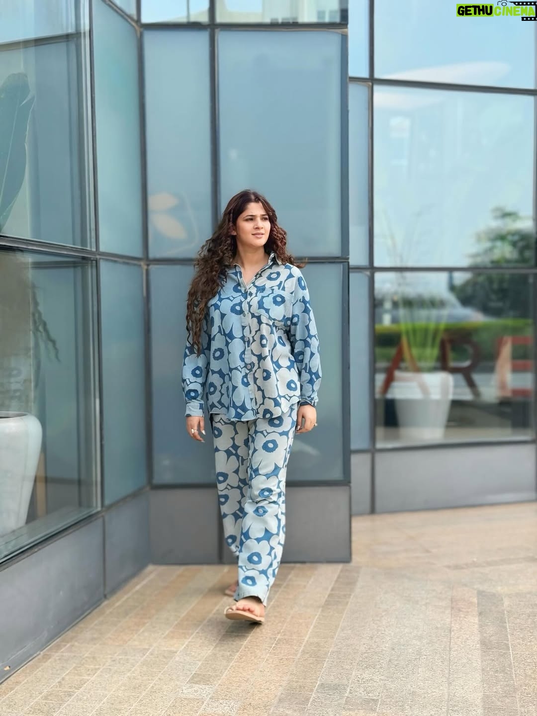 Sapna Gill - 21.2K Likes - If karma doesn’t hit you, I gladly will..

.
.
.
.
.
.
.
.
.
.
.
.
#sapnagill #sapnagillfam #sapnamasoom