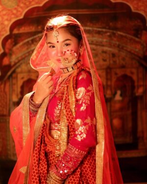 Sapna Nar Bahadur Instagram - In every nath, every braid, lies the soul of the hills~the Uttarakhand bride” 

#inayat_16 #team4saiz #bridallook6