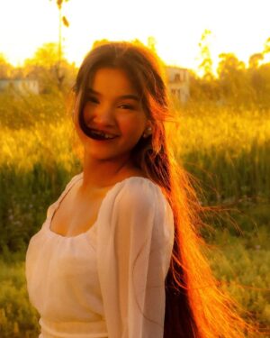 Sapna Nar Bahadur Instagram - RAABTA🤍 

#inayat_16 #team4saiz #instagram #instagood