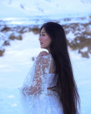 Sapna Nar Bahadur Instagram - A symphony of grace and nature’s splendor. 🤍
.
.
.
.
.
.
.
#inayat_16 #team4saiz #sari#instagram #instagood #picture #photo#ootd