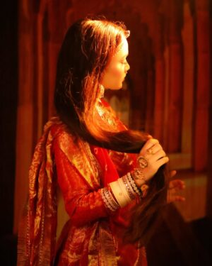 Sapna Nar Bahadur Instagram - Caption?✨🪷

#inayat_16 #team4saiz #inayatins💜#rajisthanibridelook