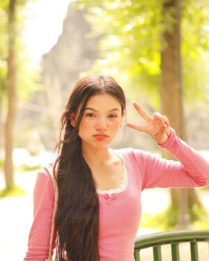 Sapna Nar Bahadur Instagram - Fight for your fairytale lil princess 🎀🎀

#inayat_16 #team4saiz #ootd #photo #place