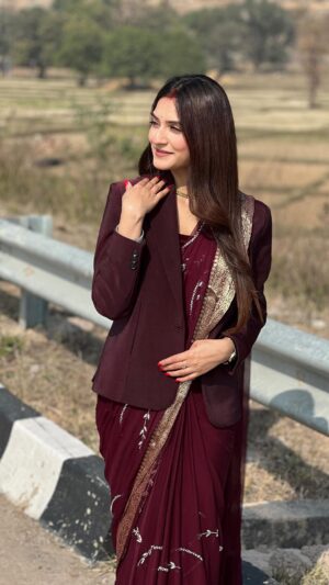 Sapna Parihar Instagram - No filter…🦋 neither in life nor in video🫠♥️
#oldsongs
#trendingreels
#trendingnow
#saree
#foryou
@_sapnaparihar_