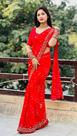 Sapna Parihar Instagram - Saree from- @sareeadda4
#reelsinstagram
#explore
#trendingreels
#trending
#foryou
@_sapnaparihar_