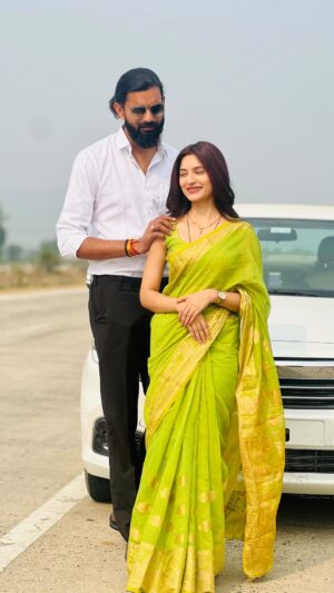 Sapna Parihar Instagram - My world 🌍♥️🧿
@darshanparihar_
#reelsinstagram
#explore
#couple
#trendingreels
#love
@_sapnaparihar_