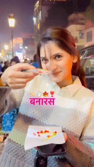 Sapna Parihar Instagram - Grateful for this trip 🦋 Har Har Mahadev 🙏🥰
#reelsinstagram
#banaras
#foryou
@_sapnaparihar_