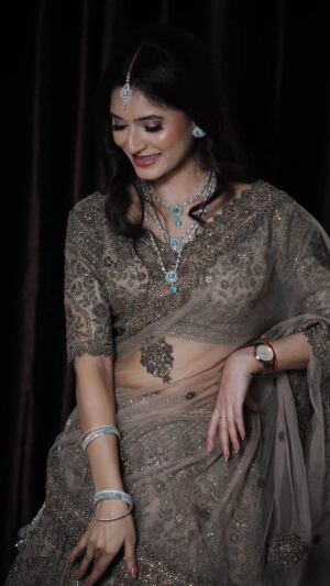 Sapna Parihar Instagram - Mua- @tarashamistsalon_ ♥️
#trendingreels
#makeup
#wedding
#foryou
#explore
@_sapnaparihar_