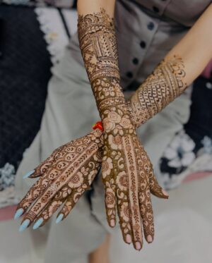 Sapna Parihar Instagram - Aap logo ki mehndi lgi teej ki ? 😍
Mehndi by - @shivani_saraf_02
@_sapnaparihar_
#teej