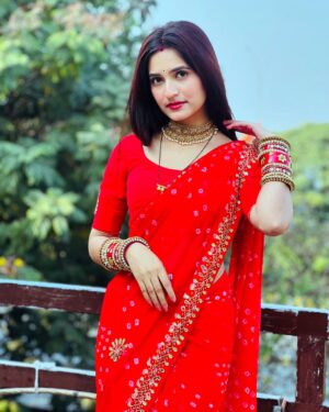 Sapna Parihar Instagram - Ye Lal rang ♥️
Saree from- @sareeadda4
@_sapnaparihar_