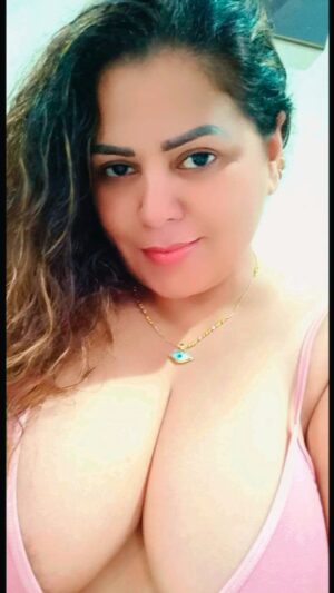 Sapna Sappu Instagram - He said everyone is crazy about beauty,
I said come when the beauty fades...
.
.
.
#love #sapnasappu #instagood #instagram #instadaily #fashion #style #thoughtoftheday #sapnabhabhi #beauty #beautiful #reelinstagram