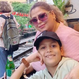 Sapna Sappu Instagram - At Train Street (Vietnam)
.
.
.
#sapnasappu #tiger #merarajabeta❤️❤️ #love #traval #travelblog #vietnam