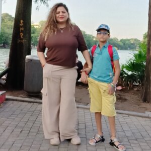 Sapna Sappu Instagram - Positive thoughts contribute to a greater sense of happiness and overall life satisfaction.. Have A Nice Day 🥰
At Vietnam 🤩
.
.
.
#tiger #merarajabeta❤️❤️ #myson #love #sapnasappu #sapnaactress #enjoying #traval #happyday #happy #mondaythoughts #monday #instagram #instapost #instafashion #instagood #instadaily #positiveenergy #positivethoughts #positivity #positivity #blessed #godisgood #godisgreat 🙏❤️