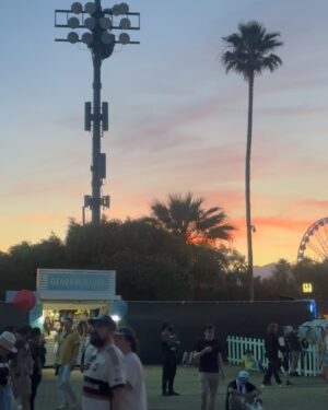Sarah Azhari Instagram - Coachella 2025 Day 3 🎡🪩💃🧿🪬
