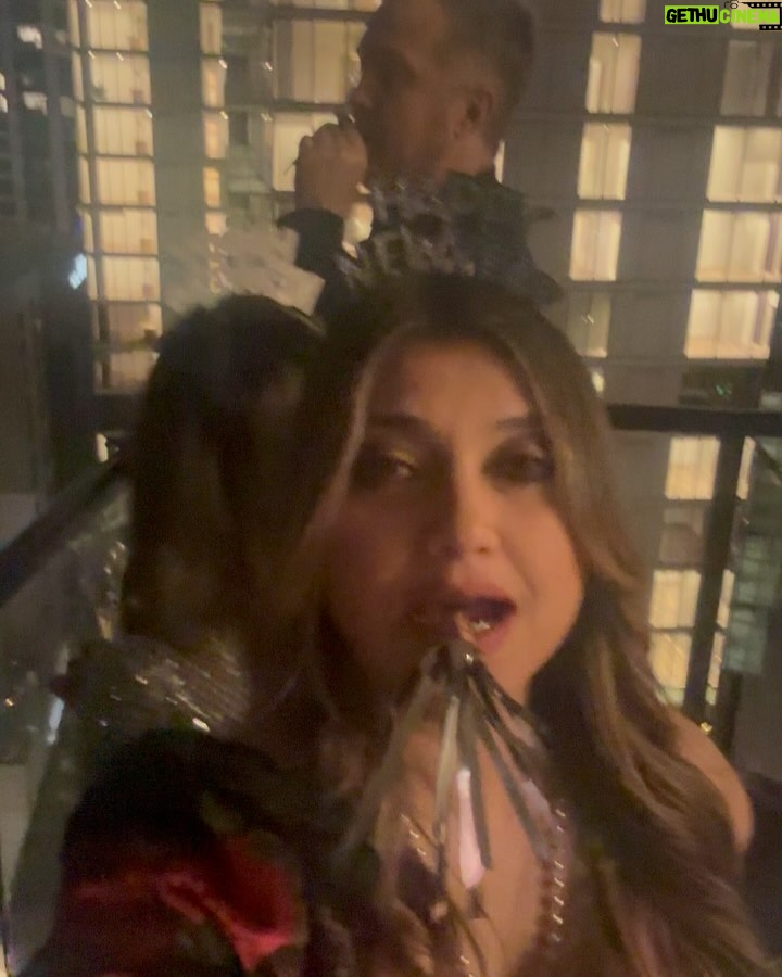 Sarah Azhari - 4.6K Likes - Cheers to a fresh start, starting 2025 surrounded by the best company.