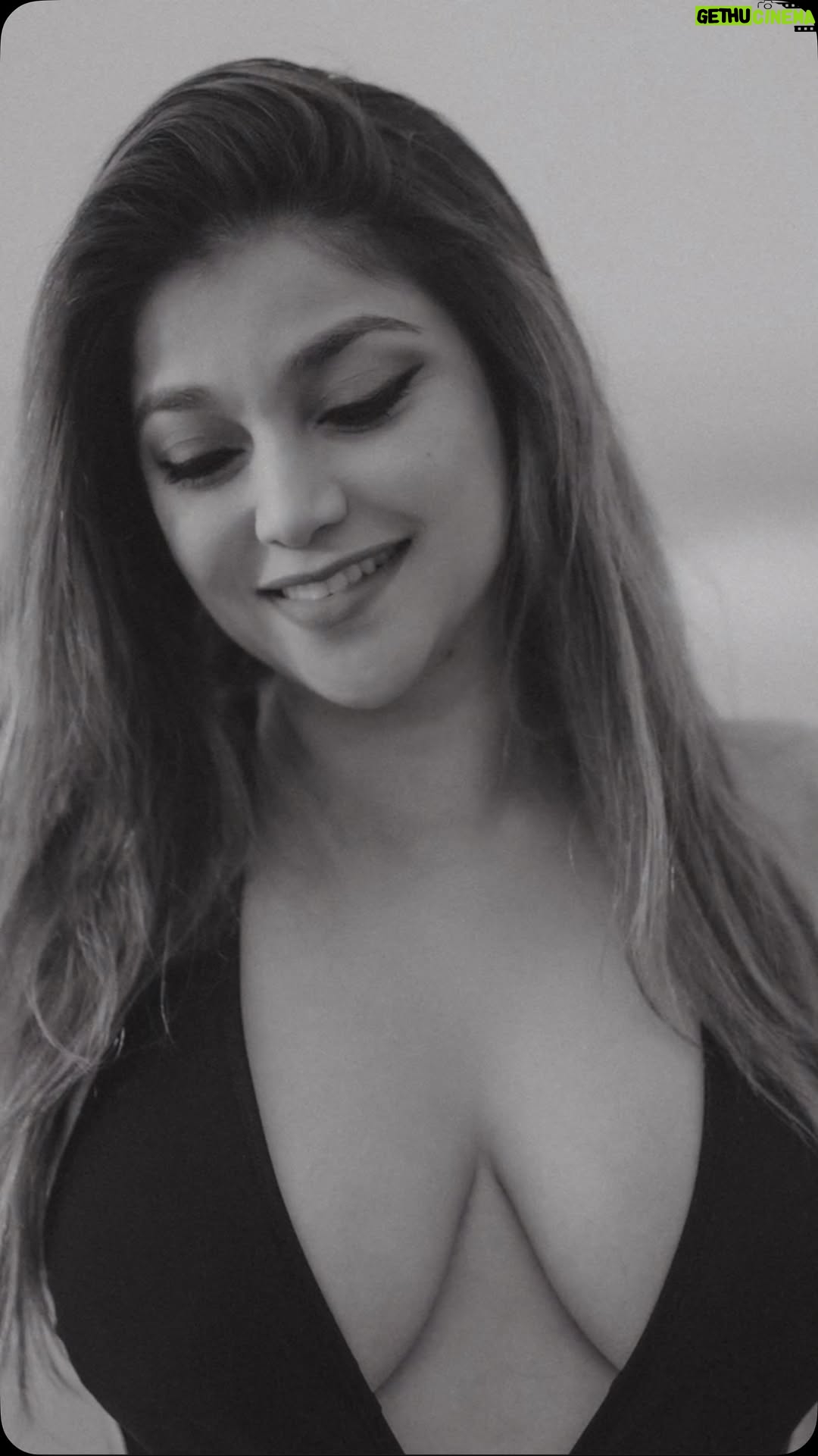 Sarah Azhari - 18.4K Likes - The world is all around me. People leave, but there are always more coming. The catch is that you have to open the door to let them in. 🚪 🤍 🧿 #nextchapter