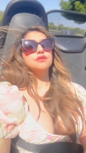 Sarah Azhari Instagram - Enjoying the weather 🤲🏼 🌞 🍃 🧿🪬