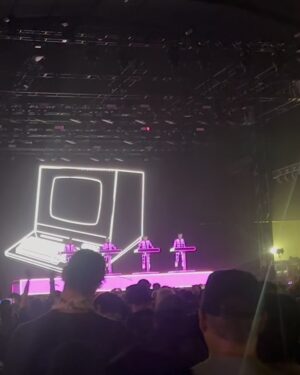 Sarah Azhari Instagram - Coachella 2025 Day 3 🎡🪩💃🧿🪬