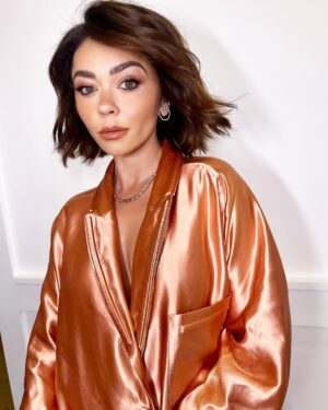 Sarah Hyland Instagram - Peachy Keen for @armanibeauty āØ
