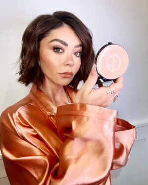 Sarah Hyland Instagram - Peachy Keen for @armanibeauty āØ