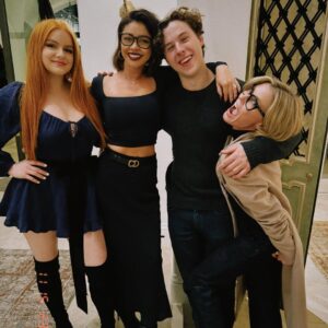 Sarah Hyland Instagram - A very Modern reunion for the Family āØ