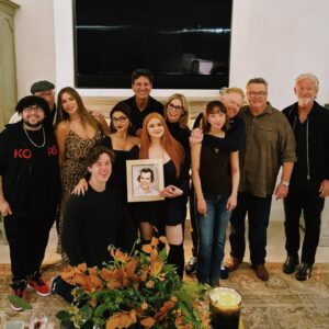 Sarah Hyland Instagram - A very Modern reunion for the Family āØ
