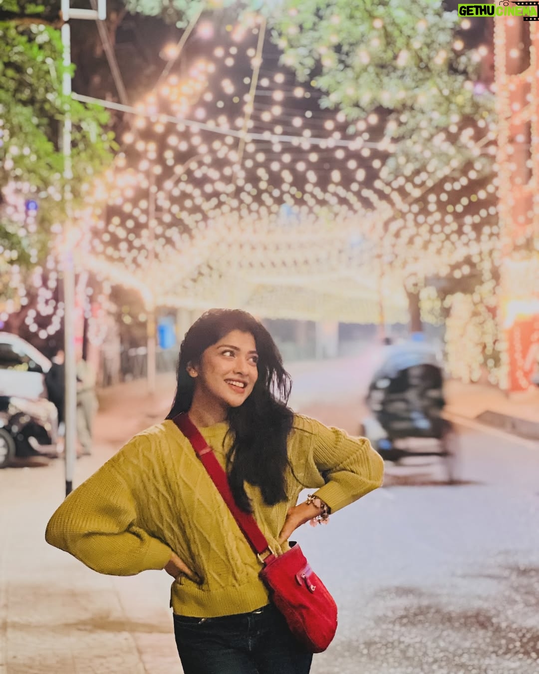 Sarika Sabah - 6.4K Likes - Sweater weather ❄️