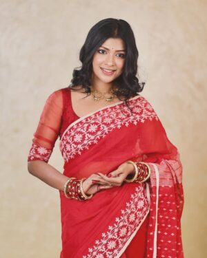 Sarika Sabah Instagram - Meril Prothom Alo Award 2023 look ! 🌹
Jewellery: @rongoboti_online
Makeup and style : @makeoverfinesse