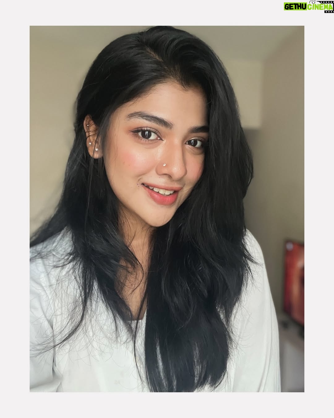 Sarika Sabah - 3.7K Likes - Self, in focus! 🤳