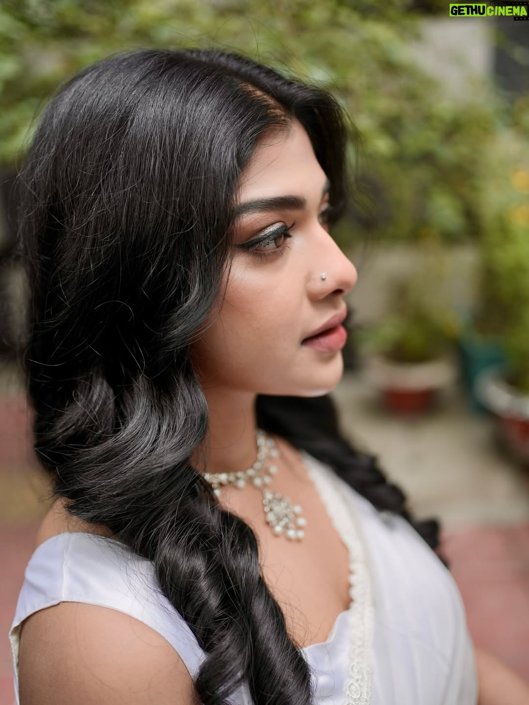 Sarika Sabah - 3.7K Likes - Wrapped in white, dreaming in color 🕊️🌸

Makeover: @evesalonbd 
Attire : @houseoftashaa 
Jewellery: @6yardsstory