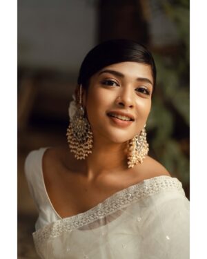Sarika Sabah Instagram - 🤍🕊️
📸 - @purnophotographyofficial
Makeover- @farhanachaity_official @makeoverfinesse
Attire - @b_a_n_g_a_l
Jewellery - @rongoboti_online
