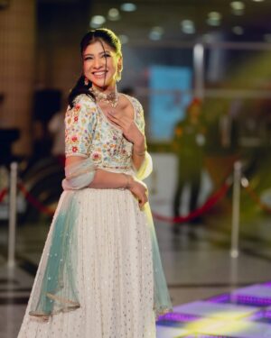 Sarika Sabah Instagram - Meril Prothom Alo award 2024 ✨
Wearing: @meherofficials
Makeup and styling: @elegant_makeover