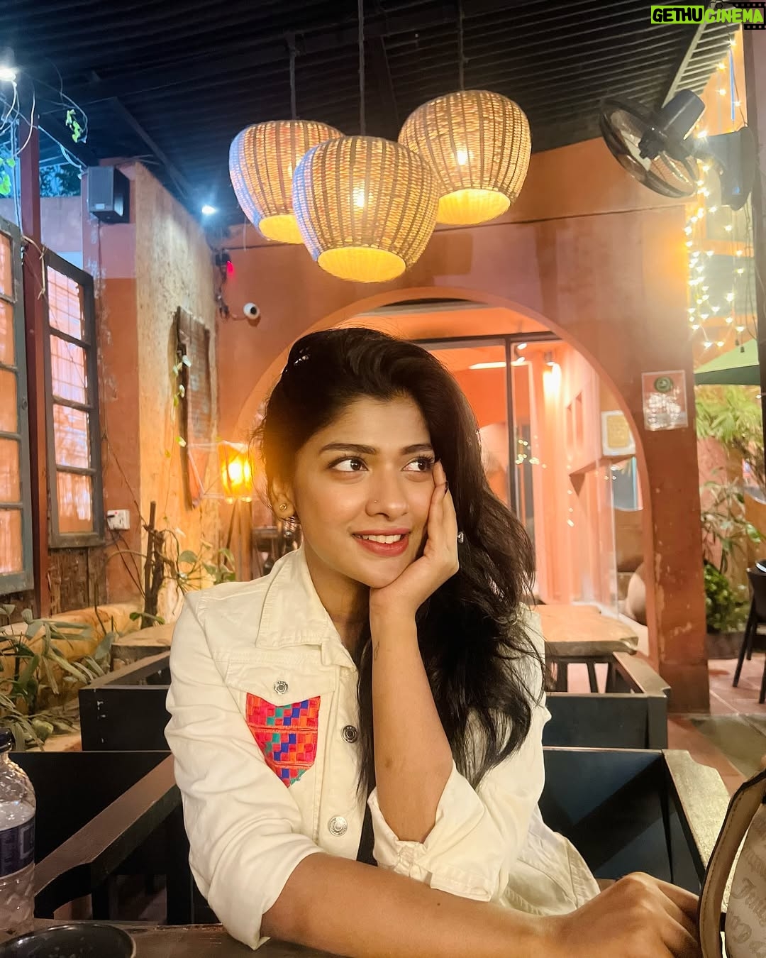 Sarika Sabah - 5.8K Likes - Energy is contagious.
Spread all the love. 
Radiate love.
Be love 🫶

#weekend #coffee #outing #weekendvibes #love #winter #winters