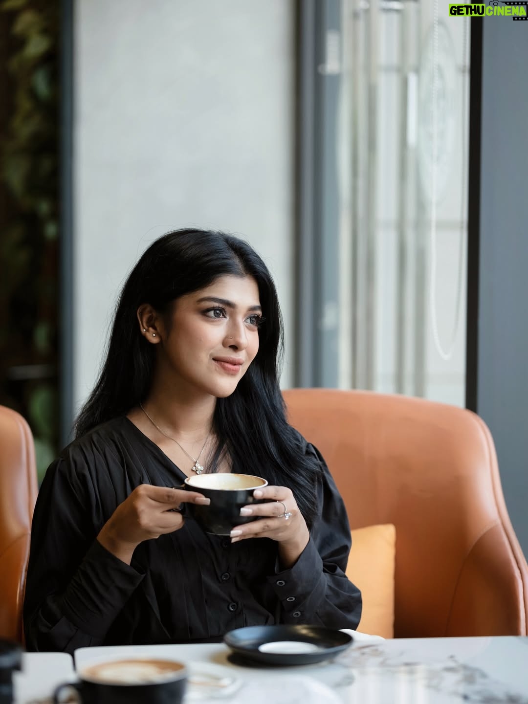 Sarika Sabah - 3K Likes - Evenings taste better with coffee and quiet thoughts ☕✨

📸 - @purnophotographyofficial