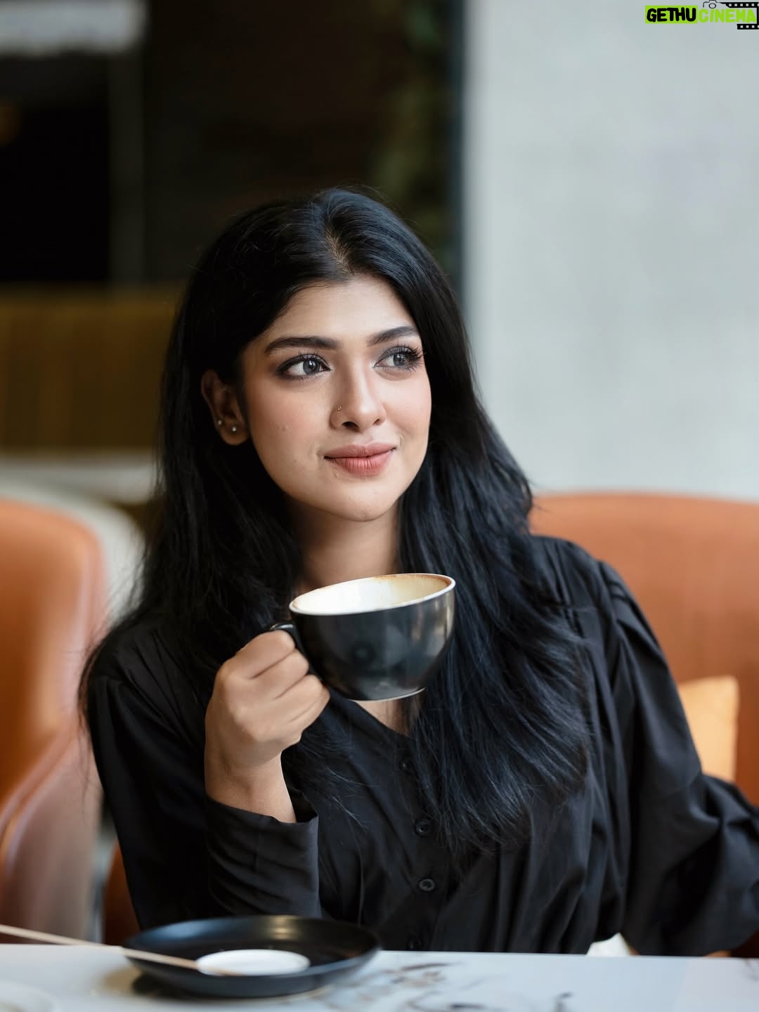 Sarika Sabah - 3K Likes - Evenings taste better with coffee and quiet thoughts ☕✨

📸 - @purnophotographyofficial