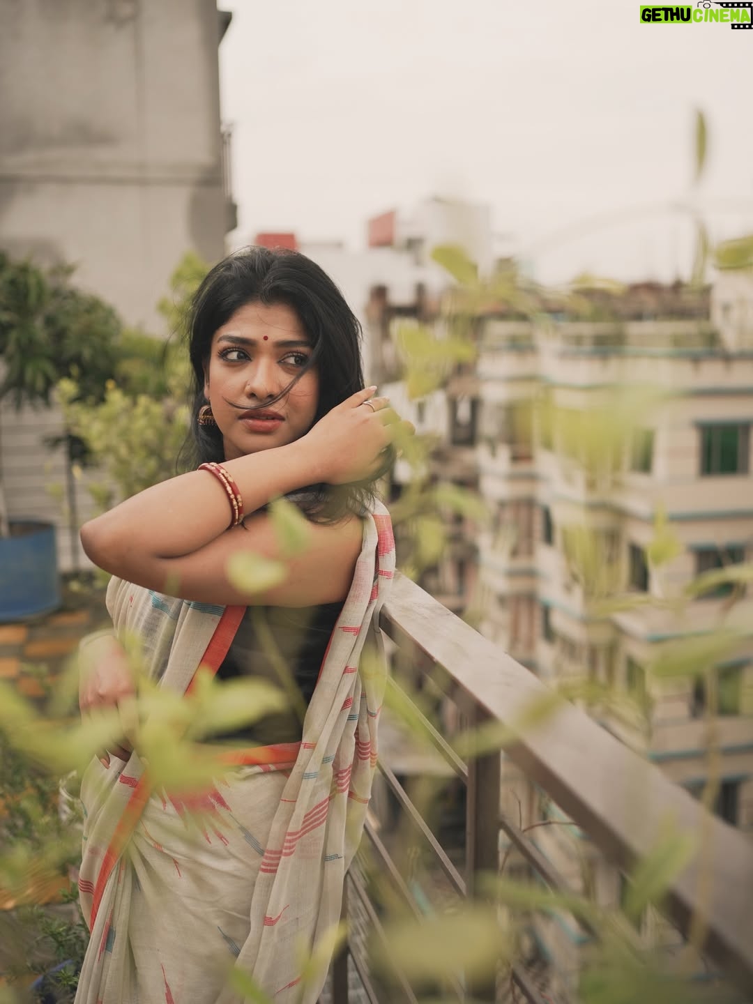 Sarika Sabah - 10.6K Likes - আজ যেন মেঘে মেঘে
হলো মন যে উদাসীন… 🕊️💌